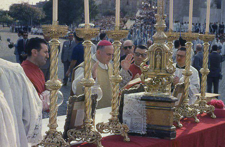 Misa en el acto de inauguración del Monumento Nacional a la Bandera.