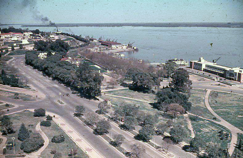 Vista aérea del Río Paraná desde el mirador del Monumento Nacional a la Bandera.