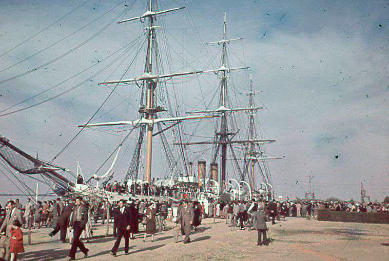 Fragata en la Estación Fluvial, 1957.