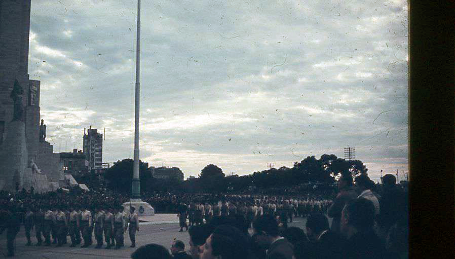 Desfile militar VII.