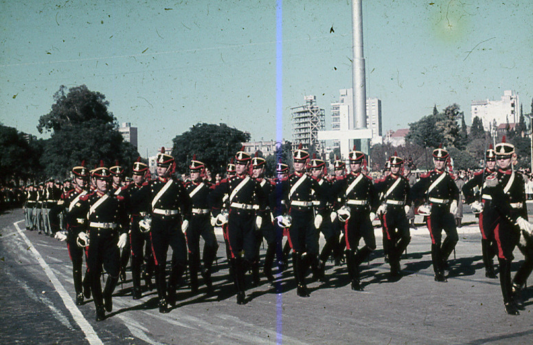 Desfile militar XIII.